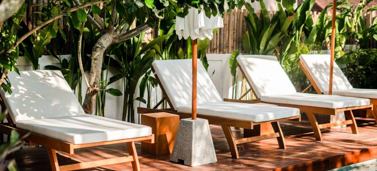 Hijau Villa by EVDEkimi – 迷人的兩房度假別墅，附泳池(Hijau Villa by EVDEkimi – Charming 2BR escape w/pool, outdoor lounge, lush garden)图片