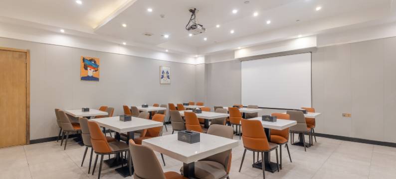 曼斯顿假日酒店(中山路步行街芜湖高铁站店)图片