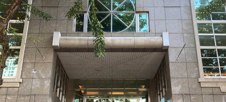 承攜行旅學產文教會館高雄美術館图片