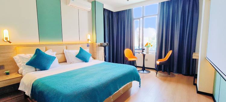 铂玥影视酒店(湛江坡头区海油发展工程技术公司店)图片