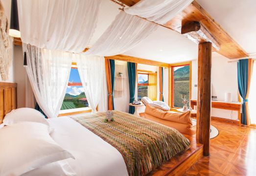 米拉·看山氧宿外景图