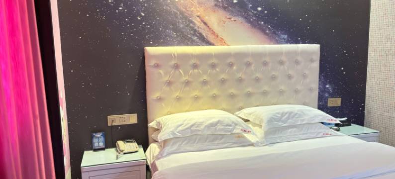 汉江精品酒店(十堰三堰太和医院店)图片