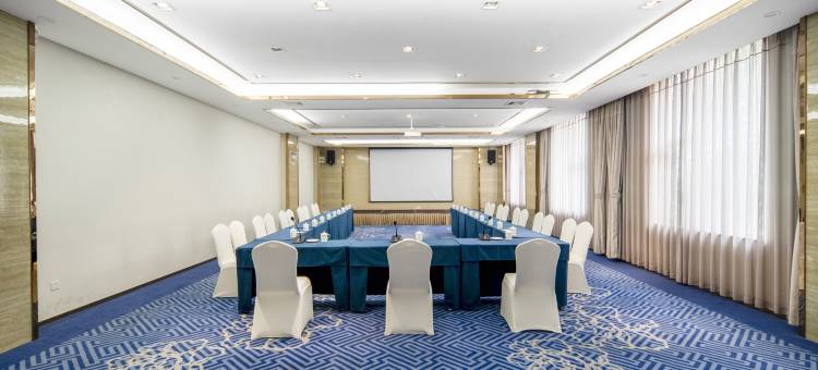 西双版纳景洪市皇冠大酒店(爱琴海商城泼水广场店)图片