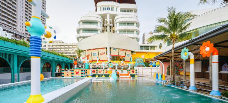 A-One芭提雅皇家邮轮酒店(A-One the Royal Cruise Hotel Pattaya)图片