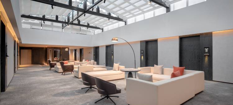 云水际·未来酒店(萨嘎店)图片