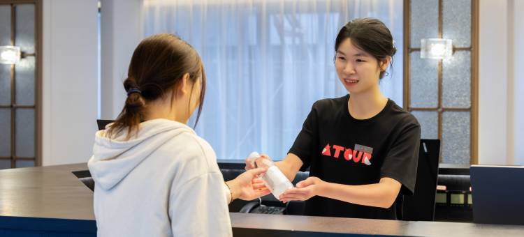 东莞东城33小镇亚朵酒店图片