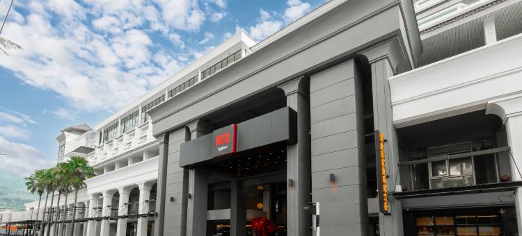 普吉岛芭东海滩丽芮酒店(Radisson RED Phuket Patong Beach)图片