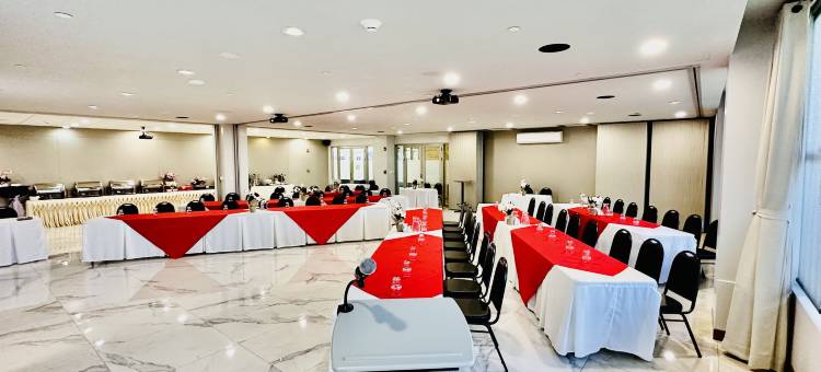 勒布街西广场酒店(West Plaza Hotel at Lebuu Street)图片
