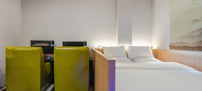 雷泽电竞酒店(杜莆草堂地铁站店)图片