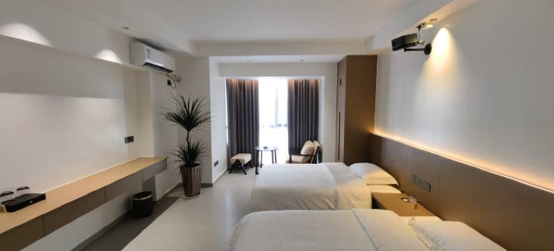 花屿里民宿(万星城市广场店)图片