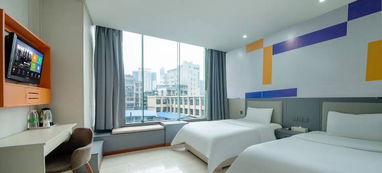 派酒店(贵阳大西门中山西路地铁站店)图片