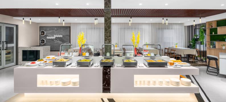 PLUS设计师酒店(吐鲁番鄯善县新城夜市店)图片