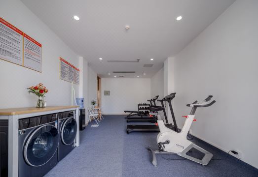 Vienna Hotel (Shenzhen Pingshan High-Speed Railway Station Pingshan Bonded Zone North Gate) Hotel Overview