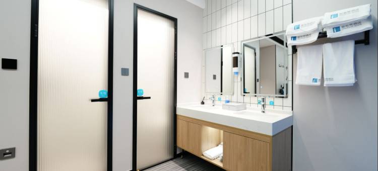 爱电竞酒店(盐城金鹰国际购物中心店)图片