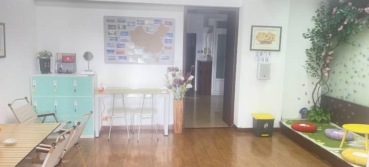 春不晚女生青年旅舍(长春东北师大地铁站店)图片