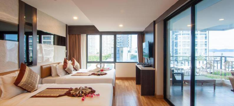 黄金中天海滩酒店(Golden Jomtien Beach Hotel)图片