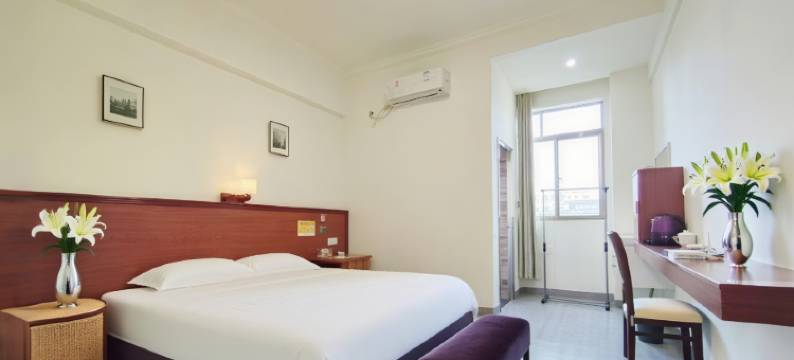 琼海万泉河住宿酒店(爱华东路环球春天广场店)图片