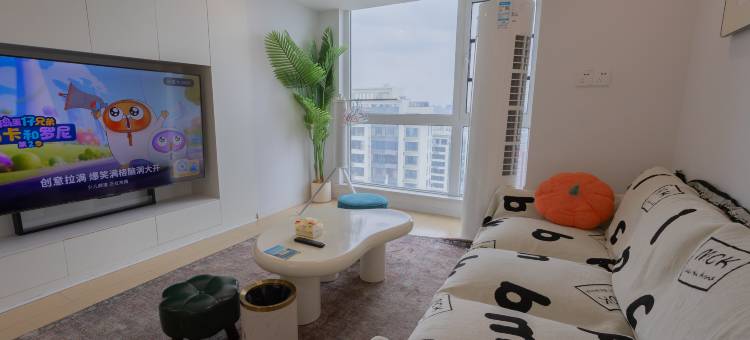 程龙·畅享轻奢影院loft民宿(南昌高新大道地铁站华润万象汇店)图片