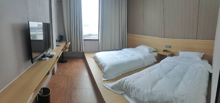 砚山梦湖畔酒店