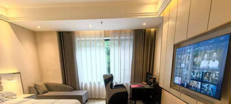 SUANCE  HOL  BATING竞界舱电竞酒店图片
