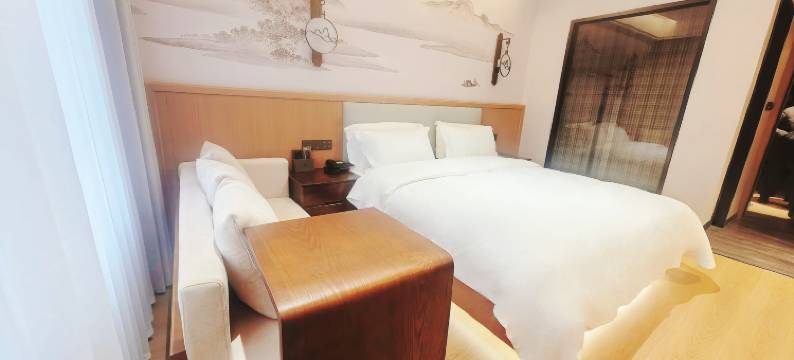 康和逸扉酒店(情歌广场店)图片