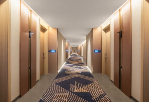 Renjoy Hotel (Yintaicheng Chonghemen Square) Hotel Overview