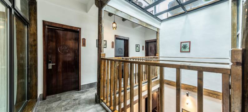 凤凰拾光·童年｜沱江180度夜景｜古城江景民宿图片