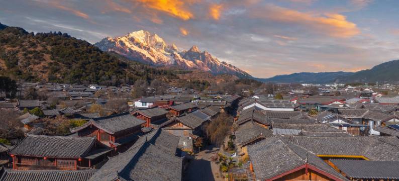 Li.Jiang•半院阳光•东巴文化非遗雅韵.绘画疗愈民宿(束河古镇店)图片