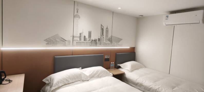 青季MINI酒店(上海火车站大悦城店)图片