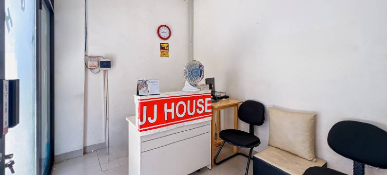 JJ豪斯米特拉红门酒店(JJ House Mitra RedDoorz)图片