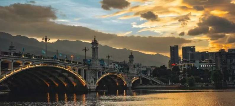 大理慢海卓悦·MAN HAI设计师酒店(大理高铁站洱海公园店)图片