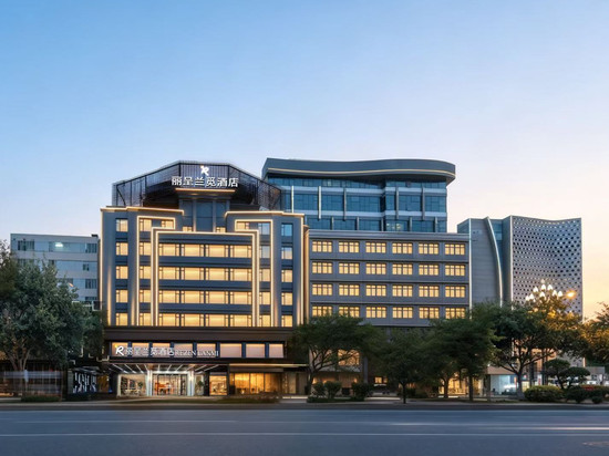 泉州晋江国际机场丽呈兰觅设计师酒店(五店市店)