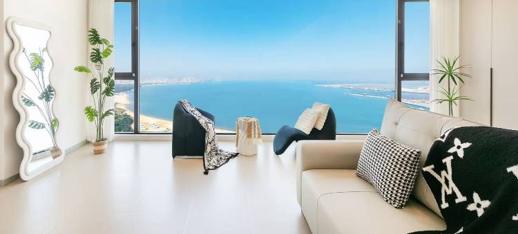 Crystal Bayview Hotel晶海湾海景公寓(威海站华发新天地店)图片