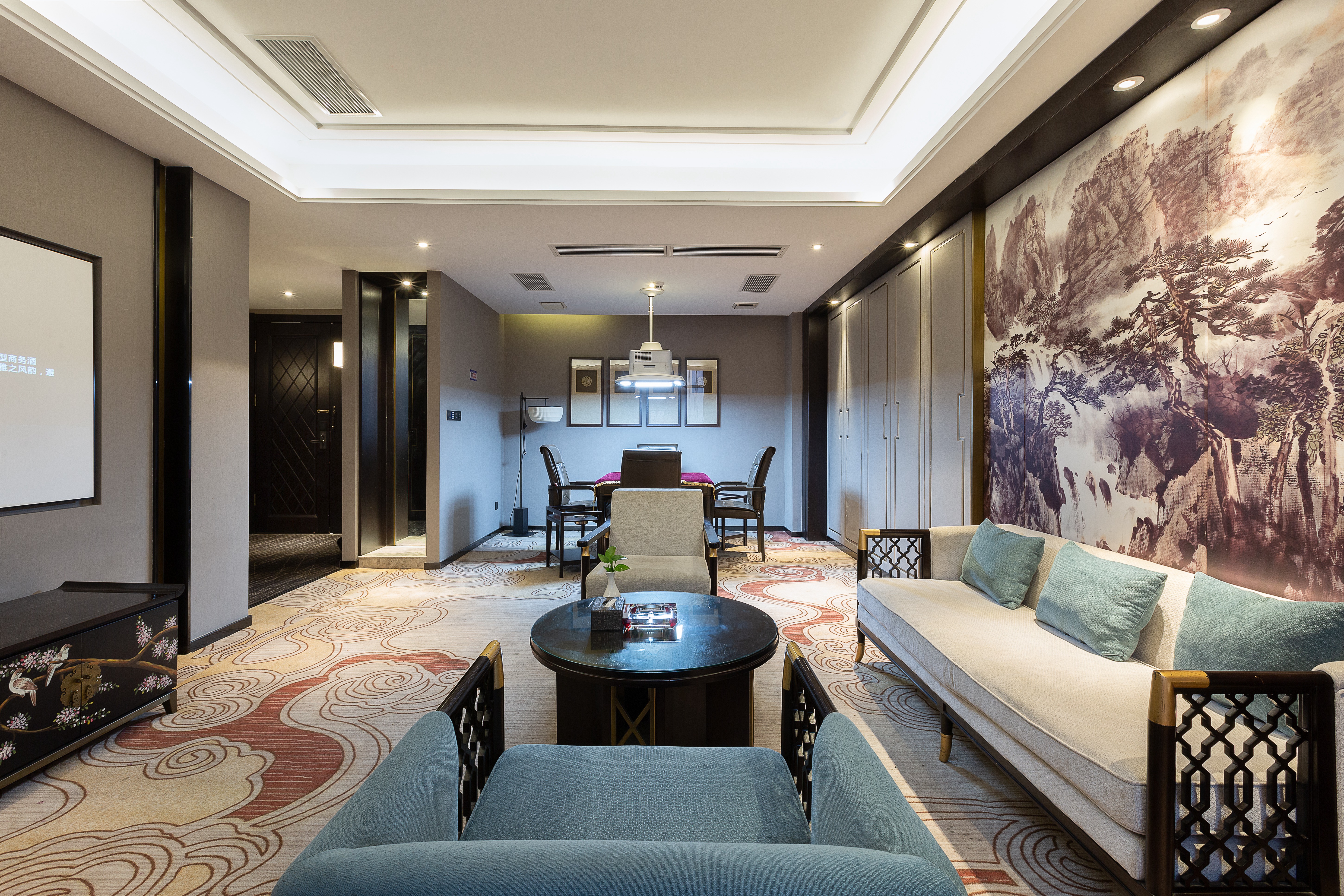 Zhedong Chuyue International Hotel Over view