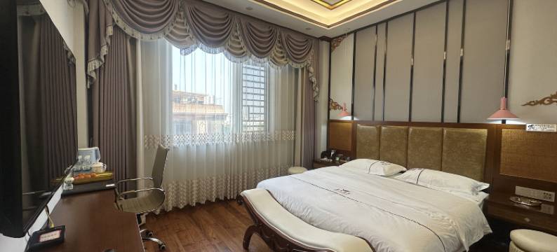 梁河馨怡酒店图片