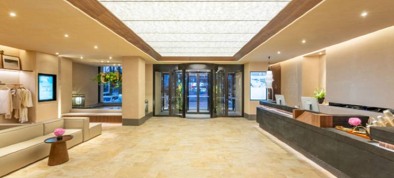 青岛五四广场麦凯乐亚朵酒店图片