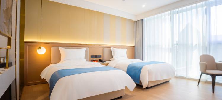 嘉隆曼福特酒店(万达广场国际会展中心店)图片