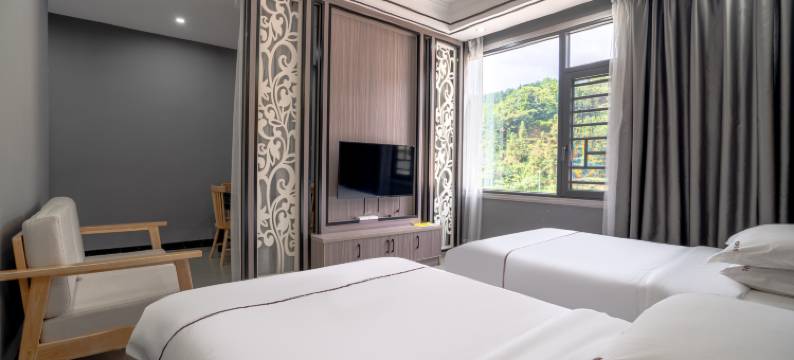 莽山·聚湘福free·holidays美食客栈(莽山大峡谷漂流店)图片