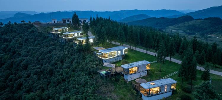 花海星空露营基地图片
