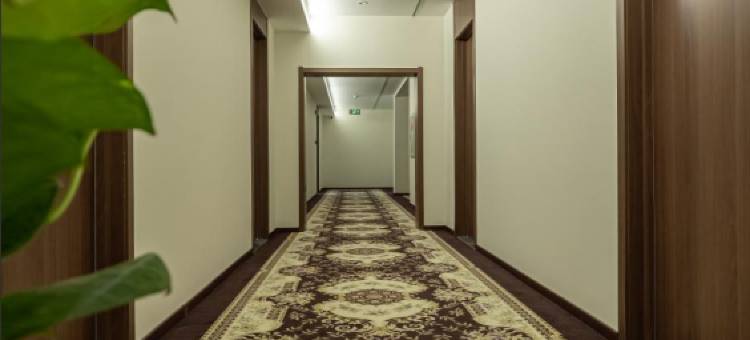 佟佳江畔酒店(欧亚万达广场店)图片