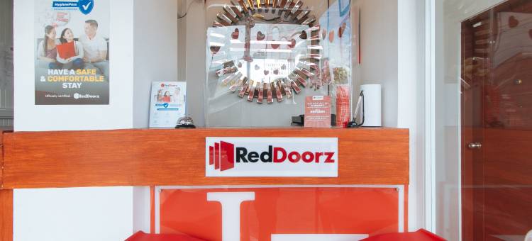 RedDoorz near Mercado del Lago图片