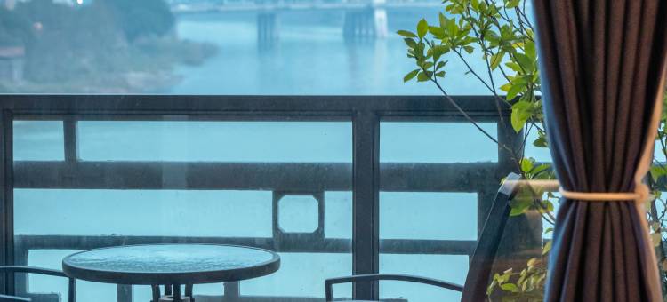 雅安｜Over the Qingyi River｜印象雨城酒店(雅州廊桥店)图片