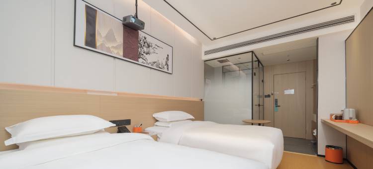 致雅轻奢酒店(汝南汽车站店)图片