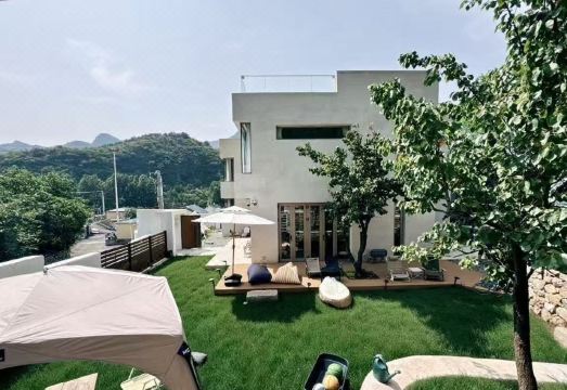 松时设计师民宿外景图