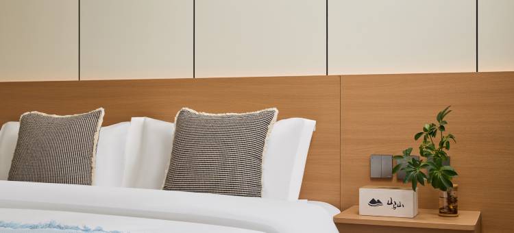 山与山SHANYUSHAN设计师民宿(乌兰布统景区店)图片