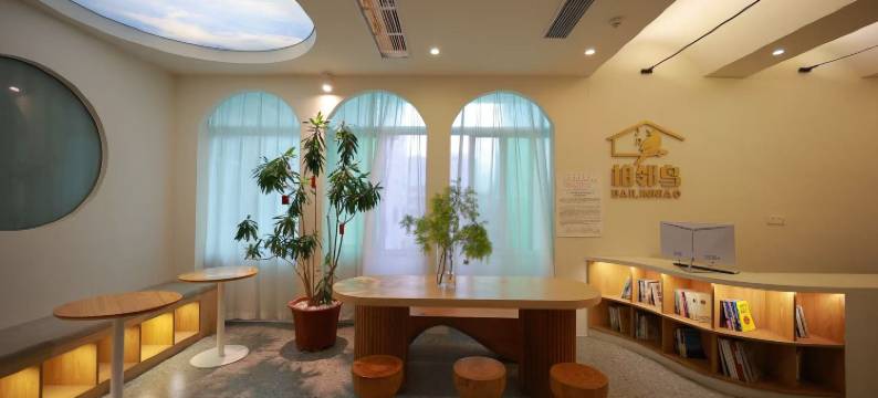 柏邻鸟·民宿(万象城龙眼路美食街店)图片