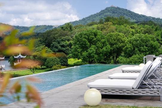 南京澹兮·珍珠泉温泉湖畔山居图片