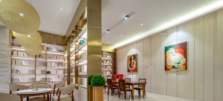 镇江·宜程｜Modern·CinemaDesigner酒店(大市口苏宁广场店)图片