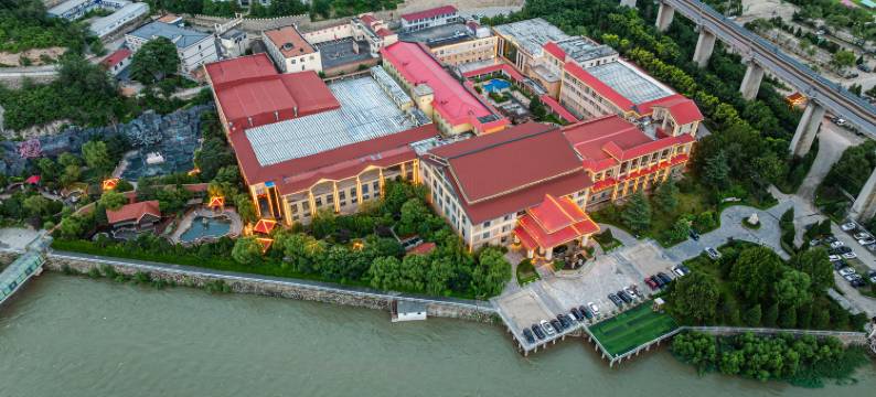 霖多温泉酒店(梁家寨店)图片