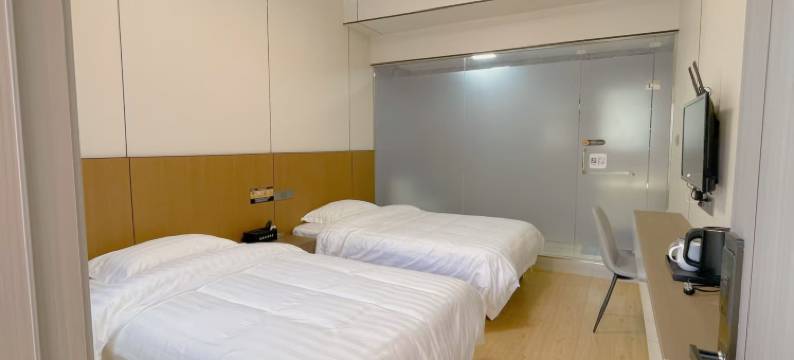 南院民宿酒店(三二〇一医院店)图片